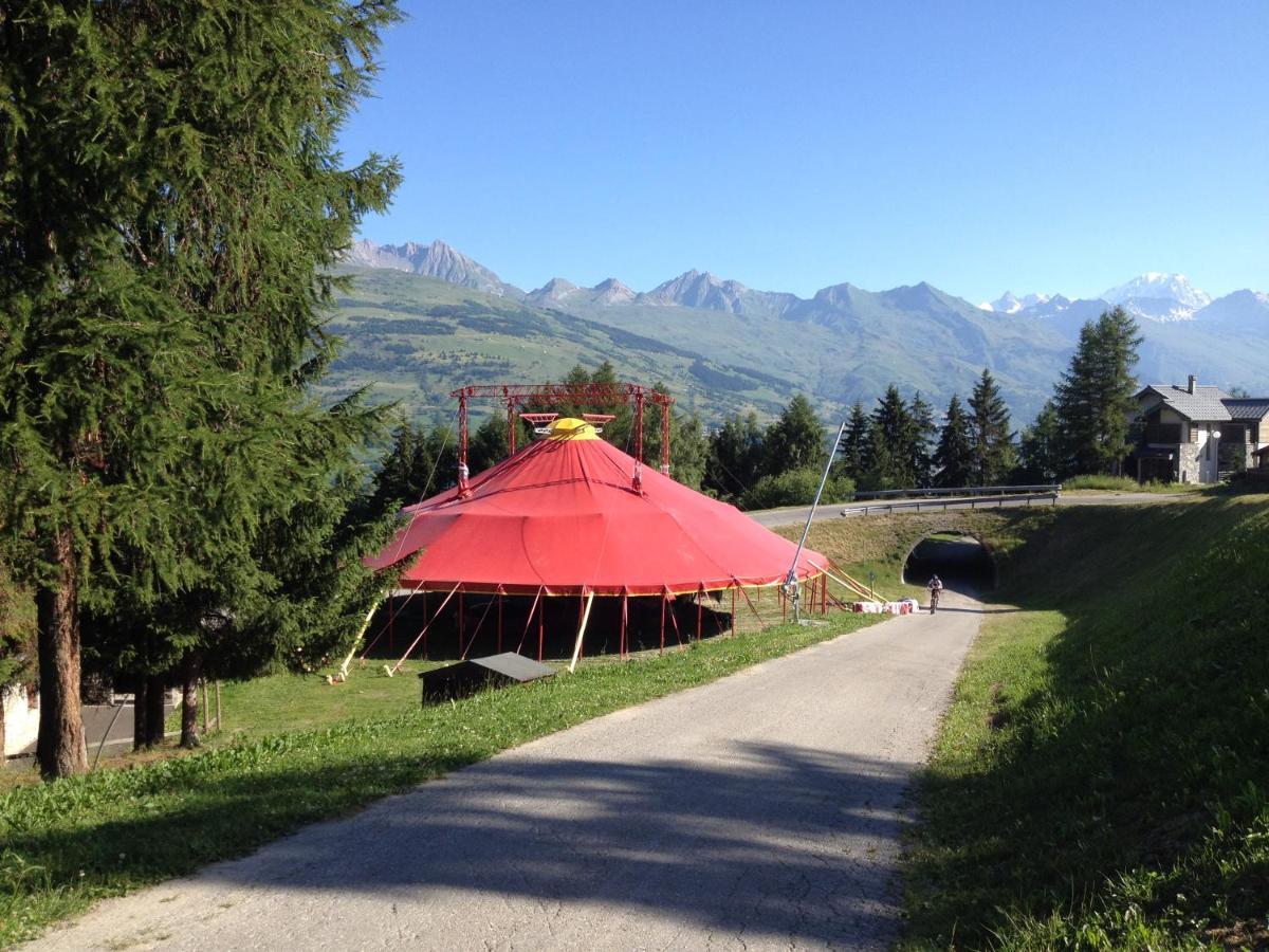 Chalet Miravidi, Montchavin-La Plagne, Jacuzzi & Sauna Exterior photo